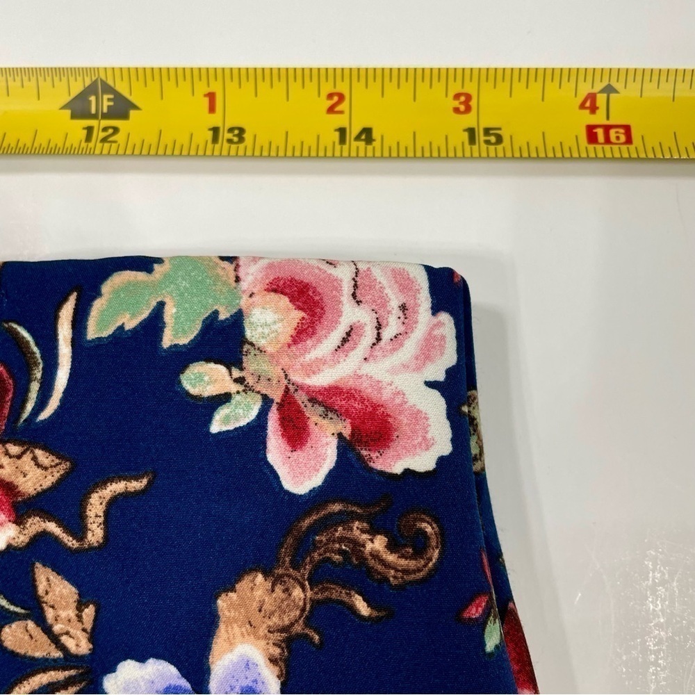 Philosophy Woman’s Navy Floral Tapestry Pencil Skirt Size 4 - Picture 4 of 12